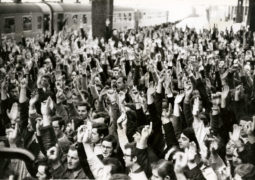 Assemblée générale quai 27 de la gare Saint-Lazare à Paris, juin 1971