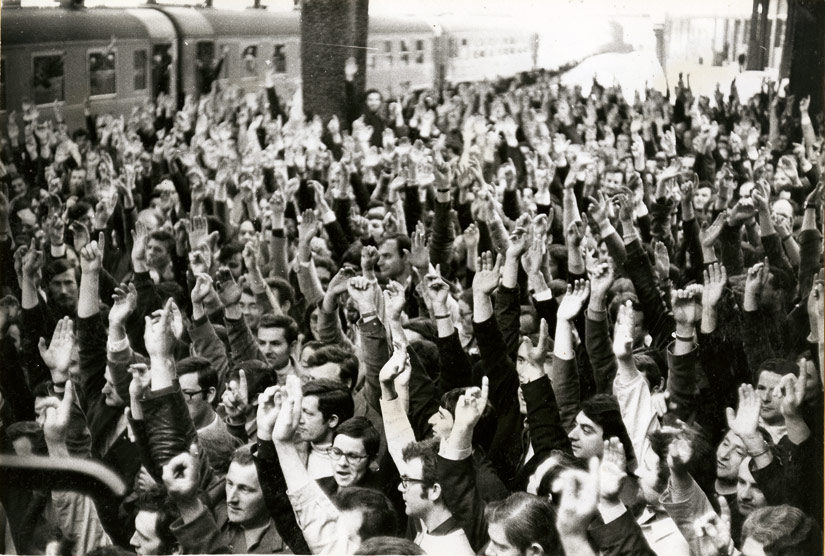 Assemblée générale quai 27 de la gare Saint-Lazare à Paris, juin 1971